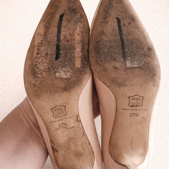 Manolo Blahnik Nude Pink Heels - Picture 4 of 6